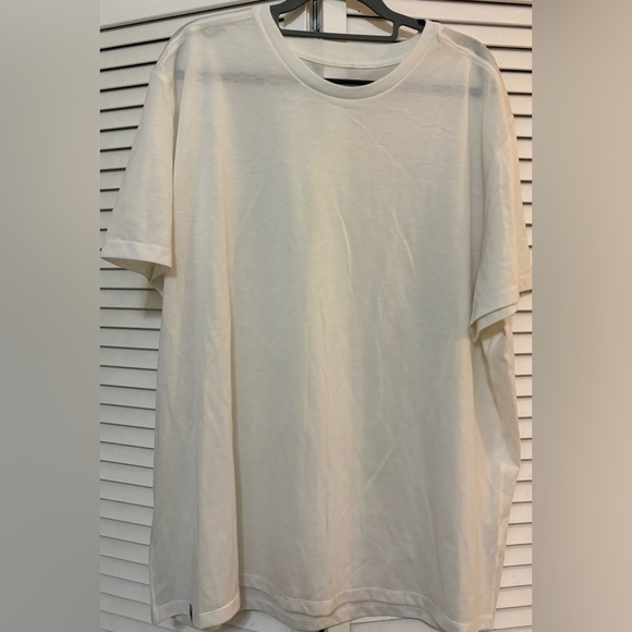 Hoka Men's essential tee - Picture 3 of 4